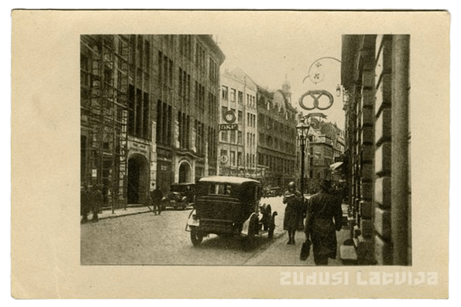 Smilšu iela, Vecrīga (ap 1930 gadu). Avots: Zudusilatvija.lv